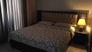 1 chambre, fer et planche à repasser, lit parapluie, Wi-Fi gratuit