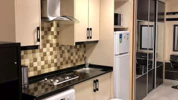 Fridge, microwave, stovetop, electric kettle