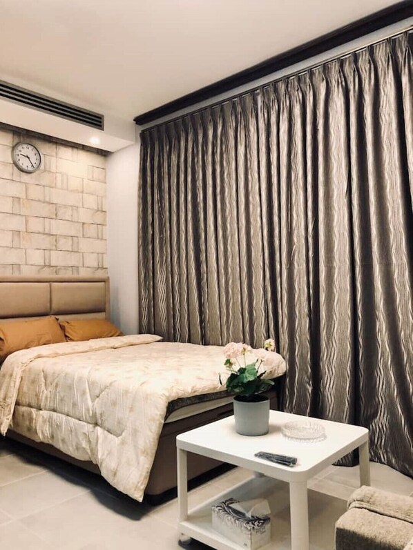 1 bedroom, iron/ironing board, travel crib, free WiFi