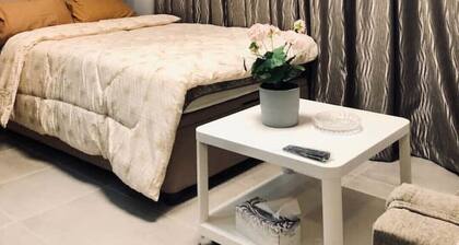 Convenient studio 13 mins to downtown - steps away to great food, cafes, shops