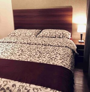 1 bedroom, iron/ironing board, travel crib, free WiFi - Modern studio in Abdoun (Amman)