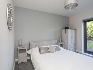 3 quartos, individualmente decorados, individualmente mobiliados