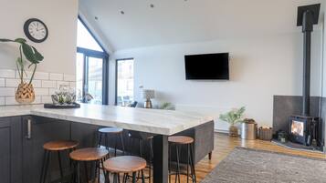 Fridge, dishwasher, electric kettle, toaster