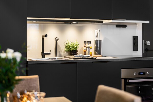 Standard Apartment, 1 Bedroom | Private kitchen