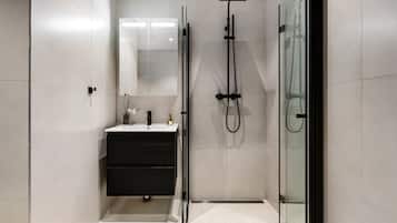 Standard Apartment, 1 Bedroom | Bathroom | Shower, hair dryer, heated floors, towels