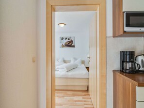 2 Schlafzimmer, individuell eingerichtet