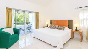 Room - Playacar Townhome: Pool, Patio & Beach Walk (Playa del Carmen)