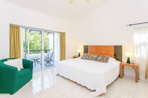 3 habitaciones, caja de seguridad en la habitación y escritorio 