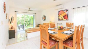 Dining - Playacar Townhome: Pool, Patio & Beach Walk (Playa del Carmen)