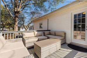House (Frankel Inn) | Exterior