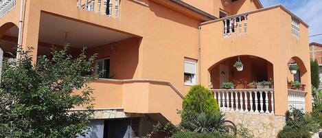 Appartement (Two Bedroom Apartment with Terrace an) | Exterieur