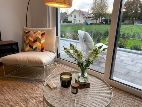 Traumhaft helle Wohnung mit Sonnenterrasse in ruigr Lage