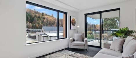 TV, fireplace, stereo, offices