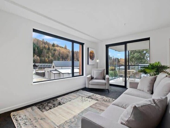 TV, fireplace, stereo, offices
