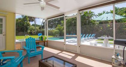 Central Vero Family Bungalow 6 Bed, 3 Bath w/ Heated Pool