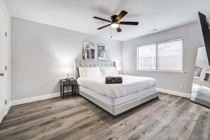 5 bedrooms, desk, iron/ironing board, travel cot