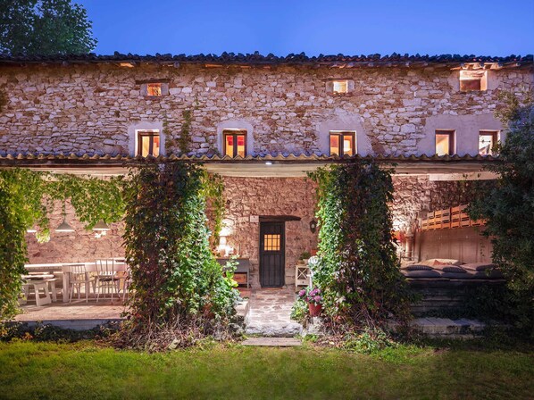 Exterior - Vacation House, full rental for 17 people with Garden, Barbecue and Swimming Pool. (Trucios-Turtzioz)