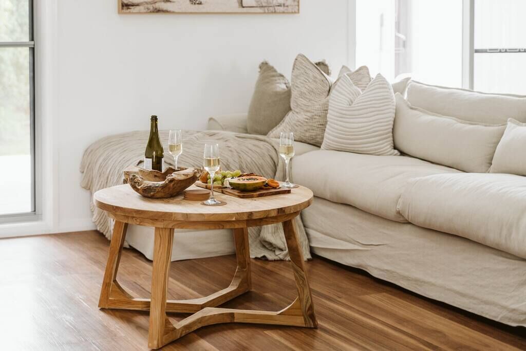 Televisión y oficina 