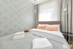 Departamento Premium, 1 cama Queen size y sofá cama, para no fumadores, tina | Ropa de cama hipoalergénica y tabla de planchar con plancha 