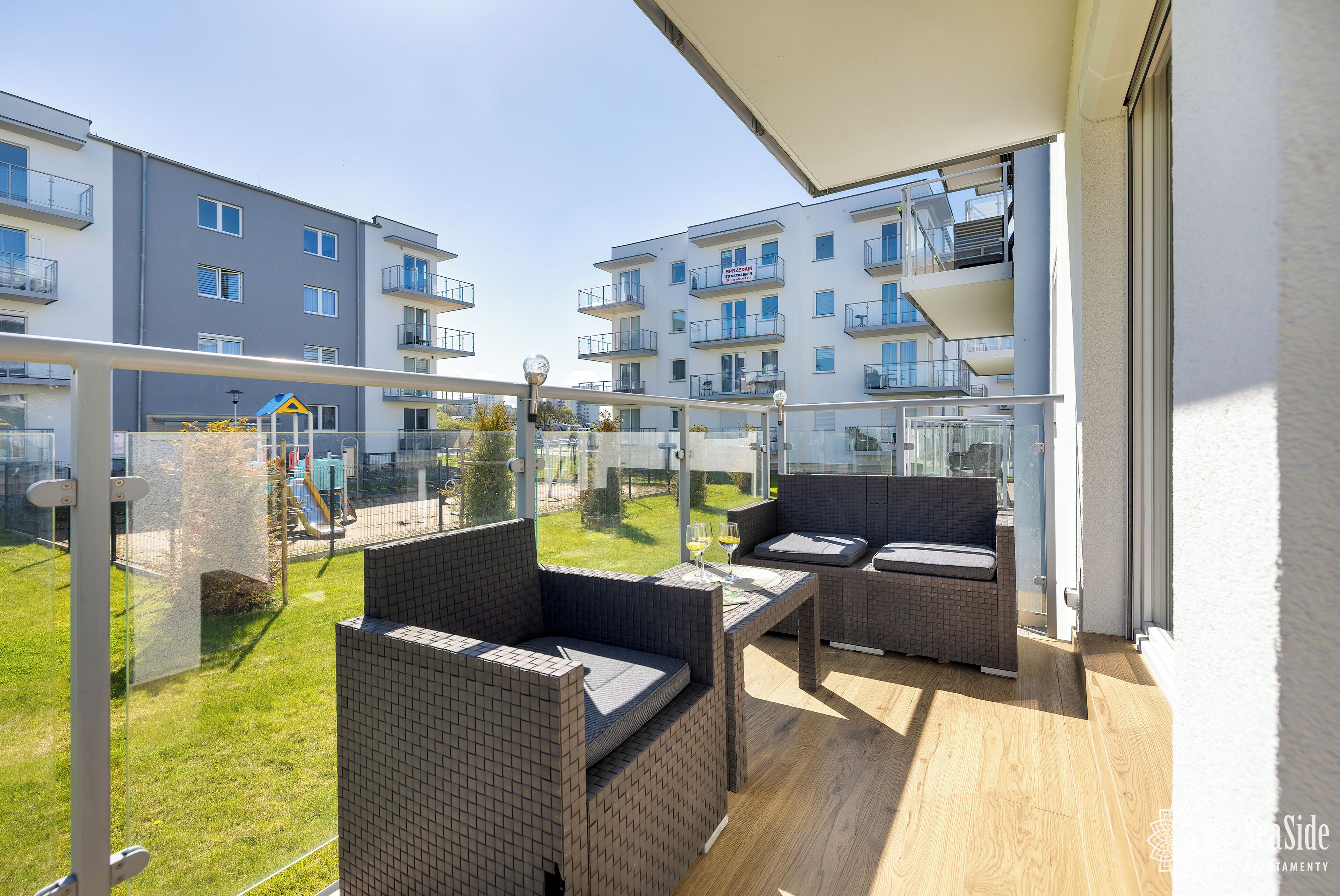 Premium Apartment, 1 Queen Bed with Sofa bed, Non Smoking, Bathtub | Terrace/patio