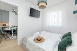 Hypo-allergenic bedding, iron/ironing board, free WiFi, bed sheets - Seaside Apartamenty Porta Mare (Kolobrzeg)