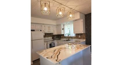 Cozy Poconos Spa Retreat Near Hiking, Lakes & Fall Foliage