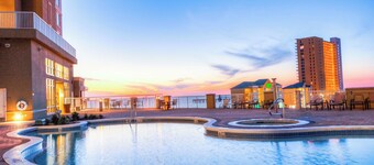 Bring your Pet! Amazing 3rd floor unit! Outstanding Views and Amenities!