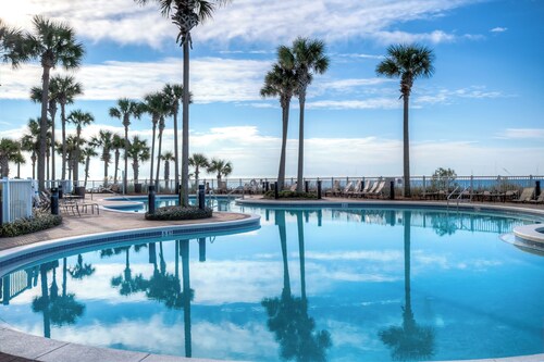 Bring your Pet! Amazing 3rd floor unit! Outstanding Views and Amenities!