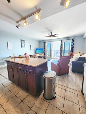 TV, DVD player - Gorgeous, private and unique 1136 , incredible Fountain Show views! (Panama City Beach)