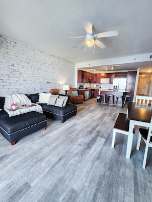 Smart TV - Best accessible unit on 3rd FLOOR! Gorgeous! Convenient! Heavenly! (Panama City Beach)