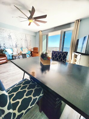Interior - Perfect location on 5 FTH FLOOR! Amazing set up for a memorable stay! (Panama City Beach)