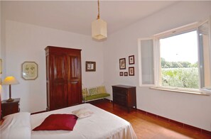 2 camere, una scrivania, Wi-Fi gratuito, lenzuola