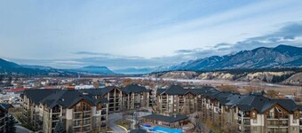 En Pointe | Top Floor | Pool | Hot Tub | Gym