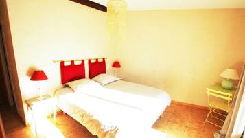 3 bedrooms, free WiFi, bed sheets