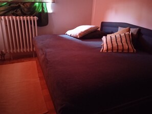 1 bedroom, internet, bed sheets - Apartments&Rooms (Sarajevo)