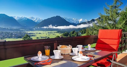 180-degree panoramic view, garage, internet, mountain railroads included