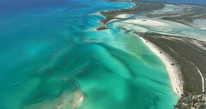 New Private Pool, Private Beach and Flat, Private House, what else do you need?