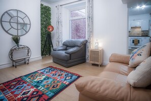 Smart TV - Langland Road - 1 Bedroom Apartment - Mumbles (Swansea)