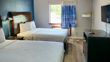 Standard Double Room | Iron/ironing board, free WiFi, bed sheets