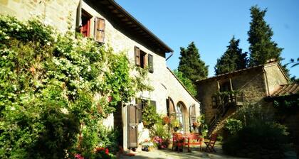 Cozy little retreat in wonderful location, with pool