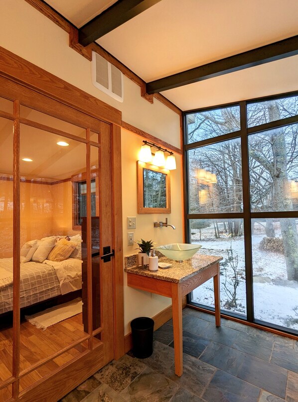 4 bedrooms, free WiFi, bed sheets