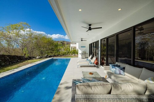 Playa Hermosa Home • 3 Master Suites • Large Pool & Terraces • Walk to Beach