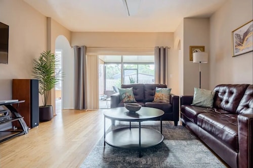 CozyHouse: Near National Parks Between Miami & The Keys 