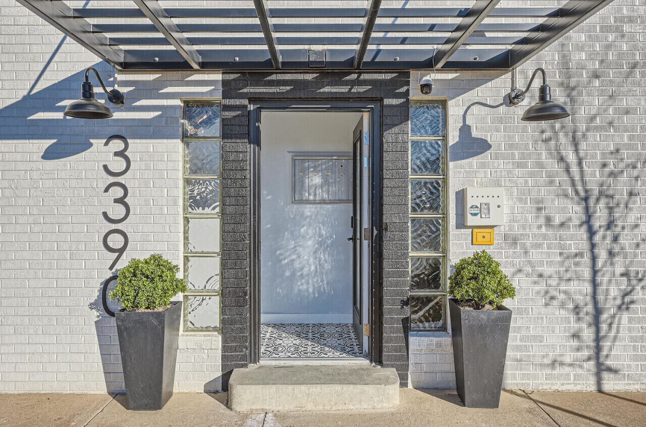 Stylish Mid-Term Rental (Unit #4): Your Home Away from Home in Denver