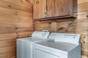 Interior - Sleeps 12 • 4 King Suites • Hot Tub • Game Room (Sevierville)