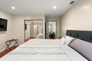 3 bedrooms, free WiFi, bed sheets