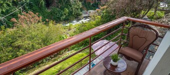 RIVER VIEW / VILLA FRENTE AL RIO / PEACE BY THE RIVER