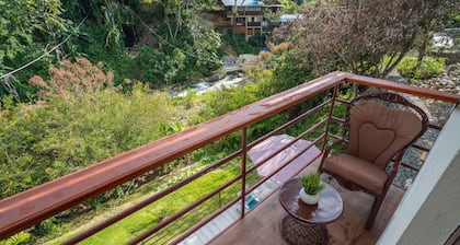 RIVER VIEW / VILLA FRENTE AL RIO / PEACE BY THE RIVER