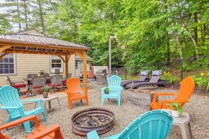 Outdoor dining - Walk to Water: Lake Winnipesaukee Home w/ Hot Tub (Moultonborough)