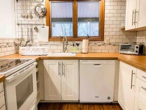 冰箱、微波炉、烤箱、洗碗机